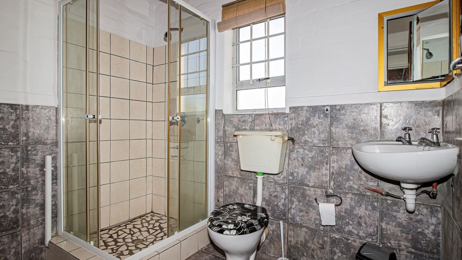4 Bedroom Property for Sale in De Kelders Western Cape